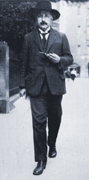Eintein walking