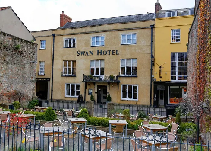 Top-Rated Western Hotels Near Magical Glastonbury