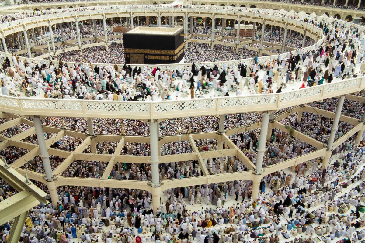 The al-Haram Mosque during the Hajj, the traditional pilgrimage to Mecca that every Muslim should make once in their life, Saudi Arabia - © Zurijeta / Shutterstock
